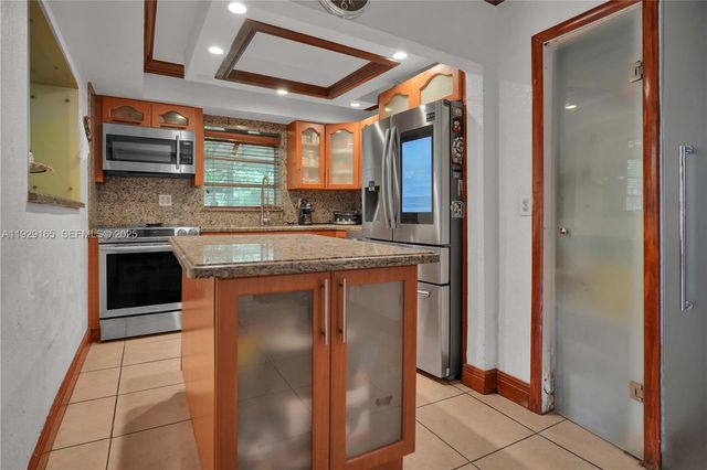 300 SW 123rd Ave, Miami, FL 33184