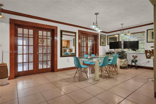 300 SW 123rd Ave, Miami, FL 33184