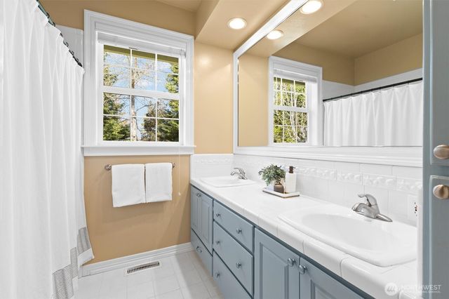 929 E Hemmi Road, Everson, WA 98247