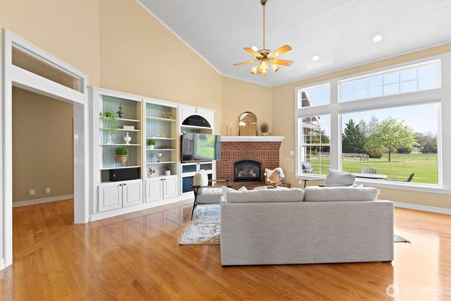 929 E Hemmi Road, Everson, WA 98247