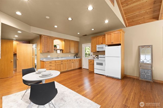 929 E Hemmi Road, Everson, WA 98247