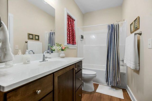 38 S Lakeside Circle, Linn Valley, KS 66040