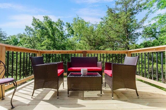 38 S Lakeside Circle, Linn Valley, KS 66040