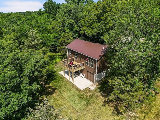 38 S Lakeside Circle, Linn Valley, KS 66040