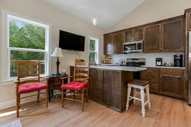 38 S Lakeside Circle, Linn Valley, KS 66040