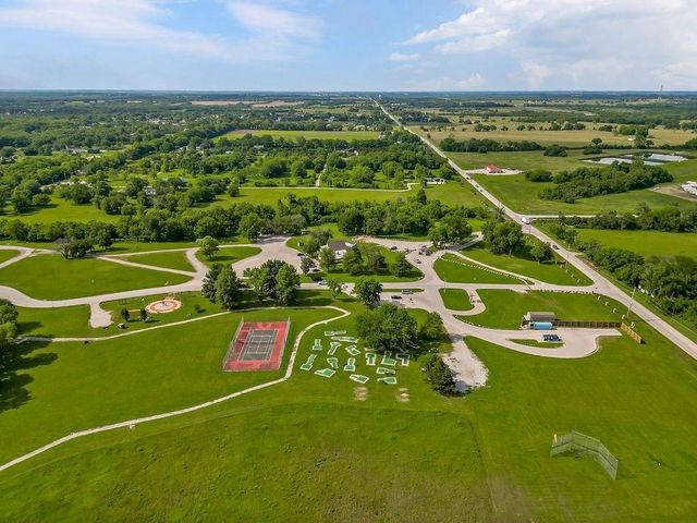 38 S Lakeside Circle, Linn Valley, KS 66040