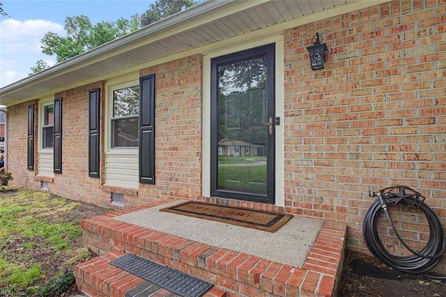 4925 Vico DR, Chesapeake, VA 23321
