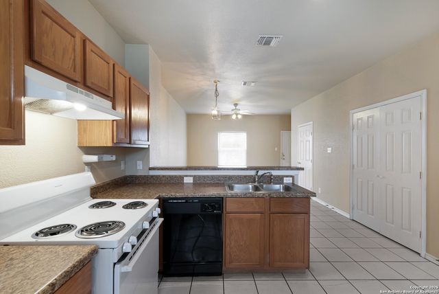 4616 Swann, San Antonio, TX 78219