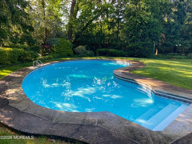 22 Ridge Road, Rumson, NJ 07760