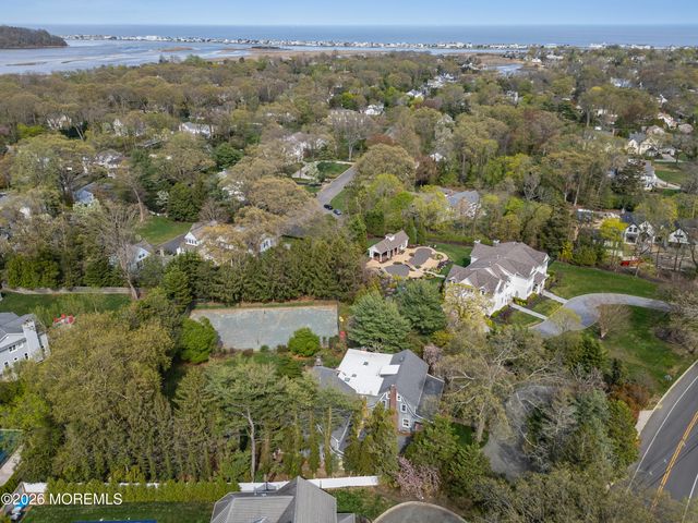 22 Ridge Road, Rumson, NJ 07760