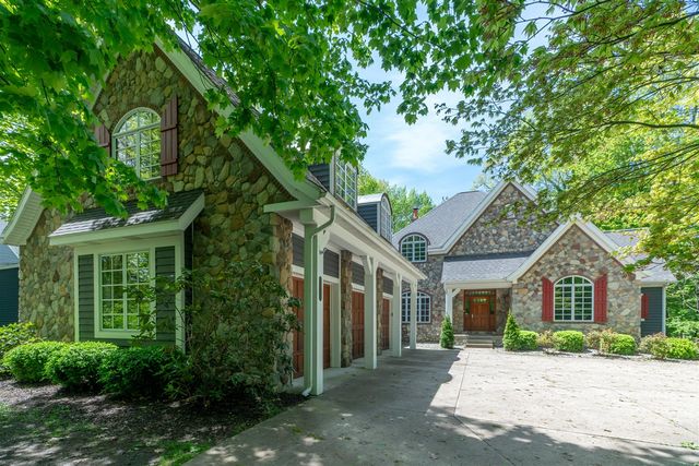 10543 Lakeshore Drive, West Olive, MI 49460