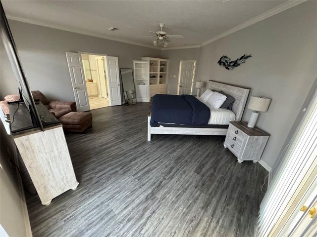 14024 Shoreline Drive, Willis, TX 77318