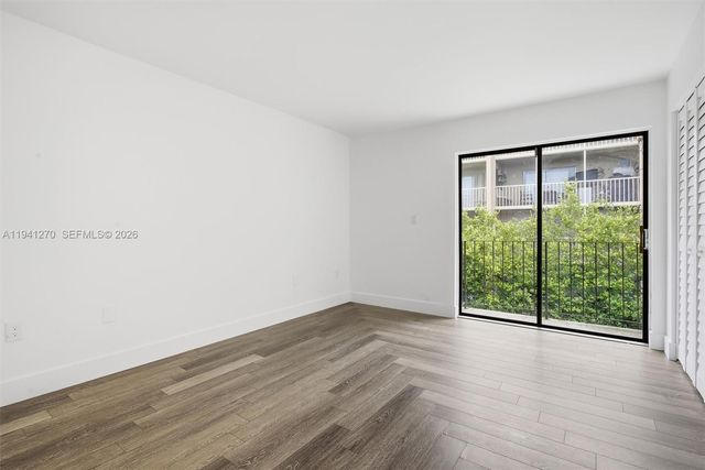 6850 NW 173rd Dr 103, Hialeah, FL 33015