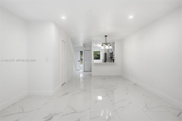 6850 NW 173rd Dr 103, Hialeah, FL 33015