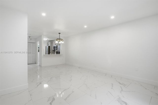 6850 NW 173rd Dr 103, Hialeah, FL 33015