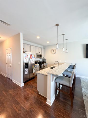 1225 Commonwealth Circle, Forest, VA 24551