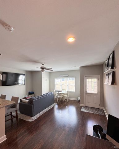 1225 Commonwealth Circle, Forest, VA 24551