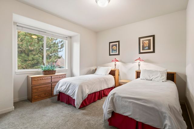 11130 Village Loop, Redmond, OR 97756