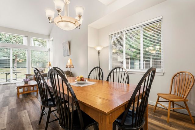 11130 Village Loop, Redmond, OR 97756