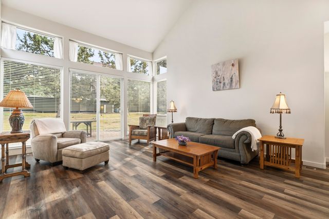 11130 Village Loop, Redmond, OR 97756