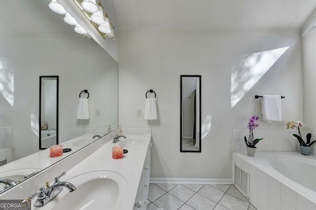 2486 Hampton Park Drive, Buford, GA 30519