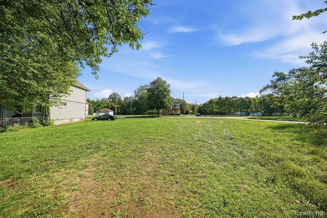 3407 Van Dyke Street, Detroit, MI 48214