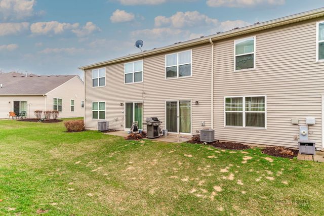 7058 Hidden Green Circle, Fox Lake, IL 60020