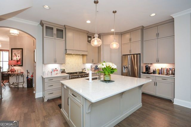 601 Abbington River Lane, Atlanta, GA 30339