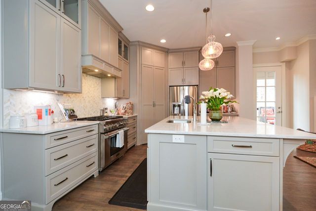 601 Abbington River Lane, Atlanta, GA 30339