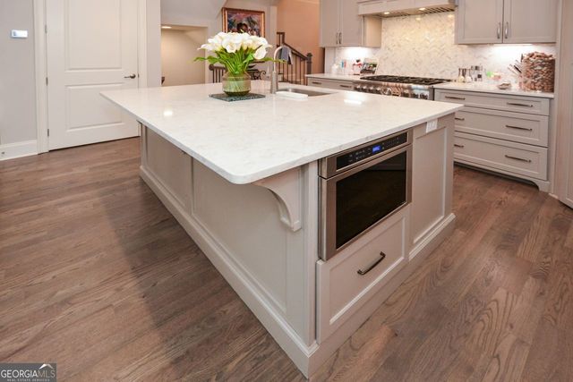 601 Abbington River Lane, Atlanta, GA 30339