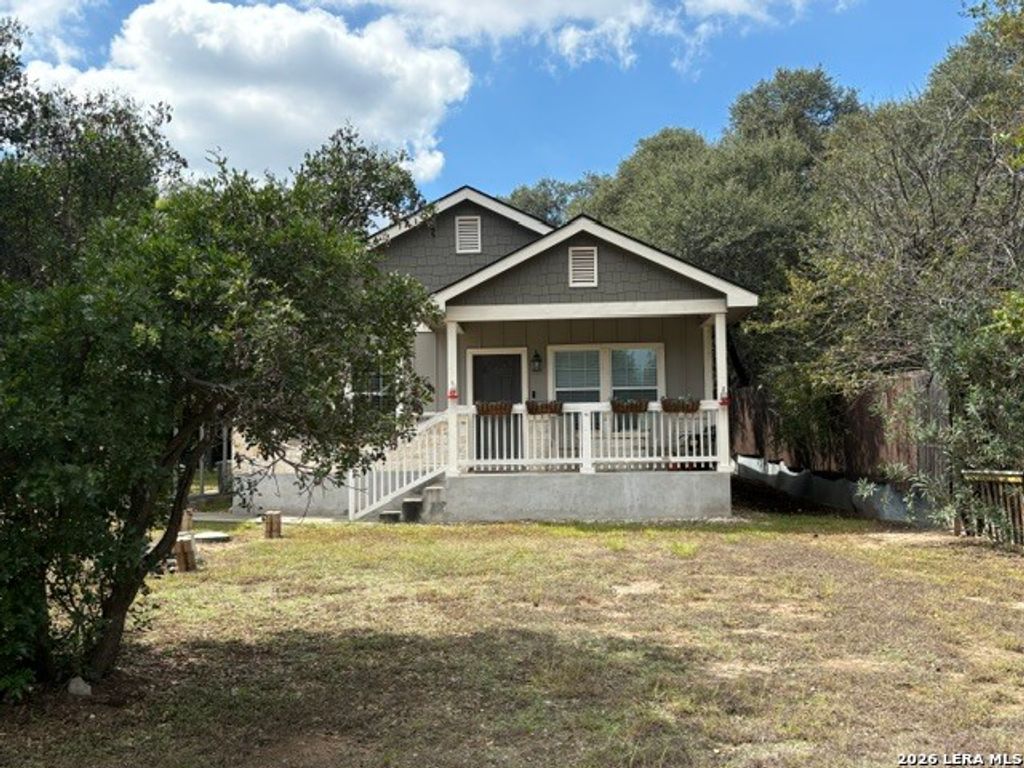 105 CEDAR LANE DR, Canyon Lake, TX 78133