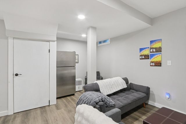 19 Delford St 1, Boston, MA 02131