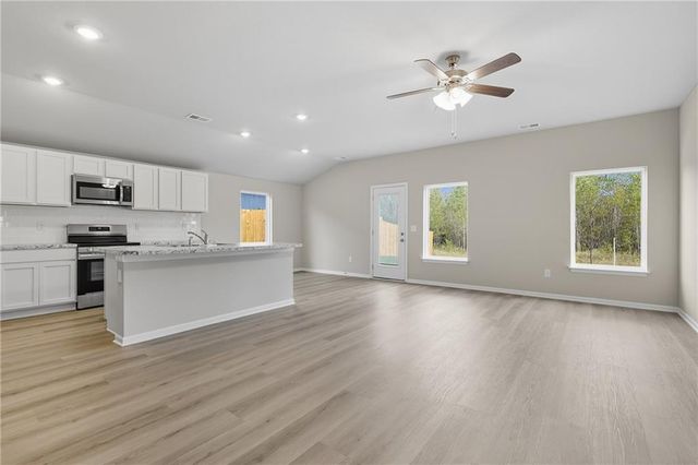 20209 W 194th Terrace, Spring Hill, KS 66083