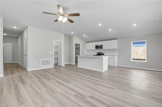 20209 W 194th Terrace, Spring Hill, KS 66083