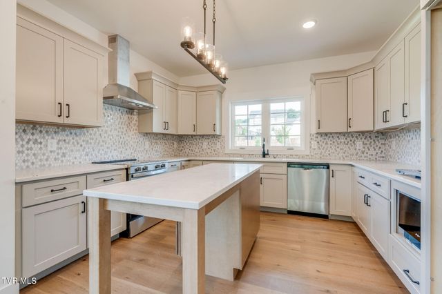 585 Carroll Creek Road, Johnson City, TN 37601