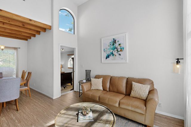 7809 OAKLAND Avenue NE, Albuquerque, NM 87122