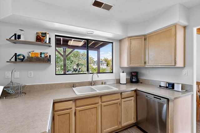 7809 OAKLAND Avenue NE, Albuquerque, NM 87122