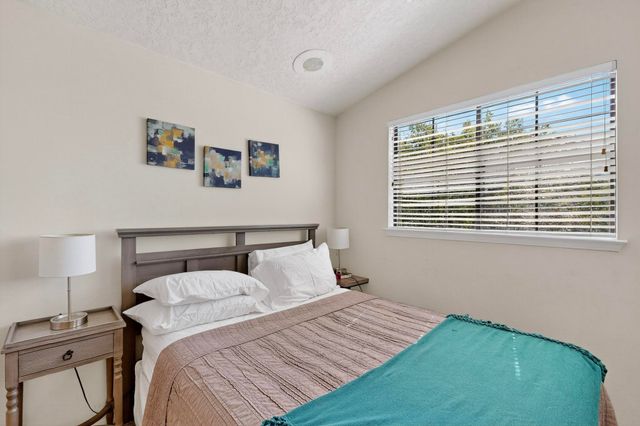 7809 OAKLAND Avenue NE, Albuquerque, NM 87122