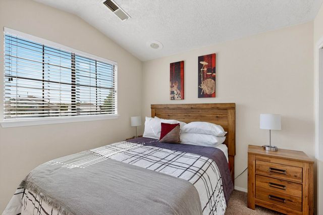 7809 OAKLAND Avenue NE, Albuquerque, NM 87122