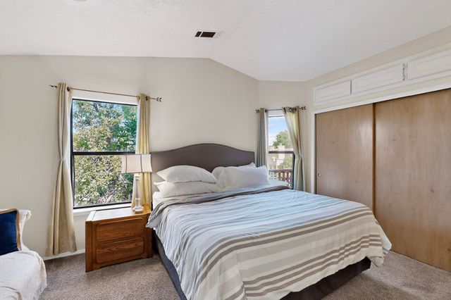 7809 OAKLAND Avenue NE, Albuquerque, NM 87122