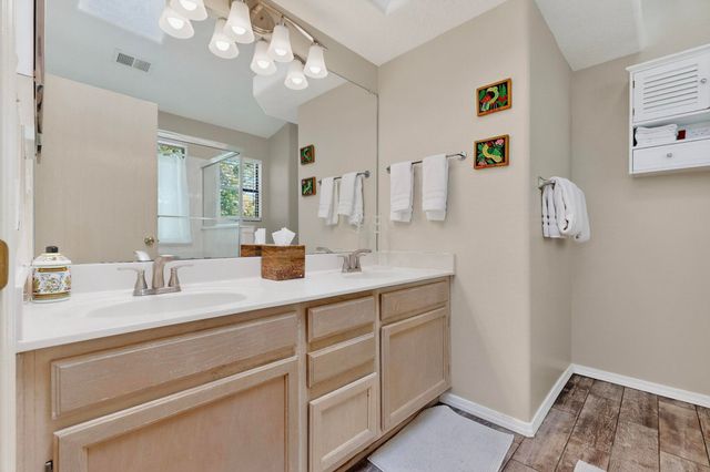 7809 OAKLAND Avenue NE, Albuquerque, NM 87122