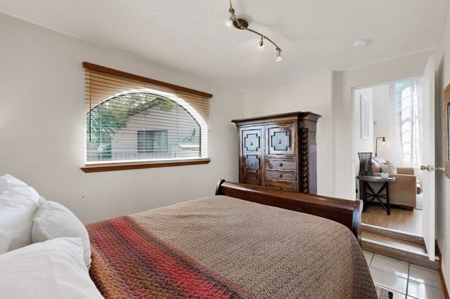 7809 OAKLAND Avenue NE, Albuquerque, NM 87122