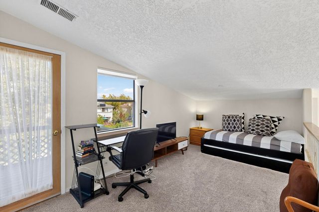 7809 OAKLAND Avenue NE, Albuquerque, NM 87122