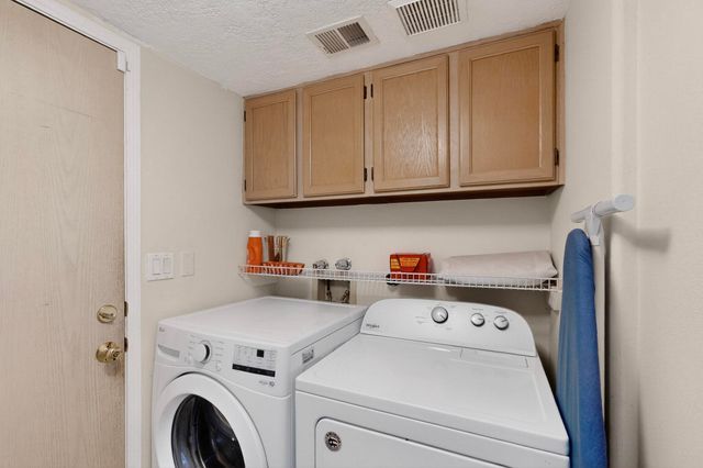 7809 OAKLAND Avenue NE, Albuquerque, NM 87122