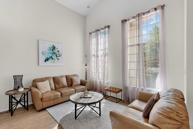 7809 OAKLAND Avenue NE, Albuquerque, NM 87122