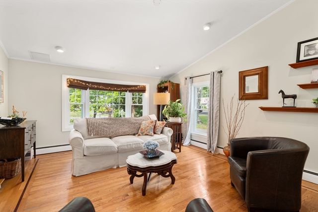 3 Berkeley Rd, Wellesley, MA 02482