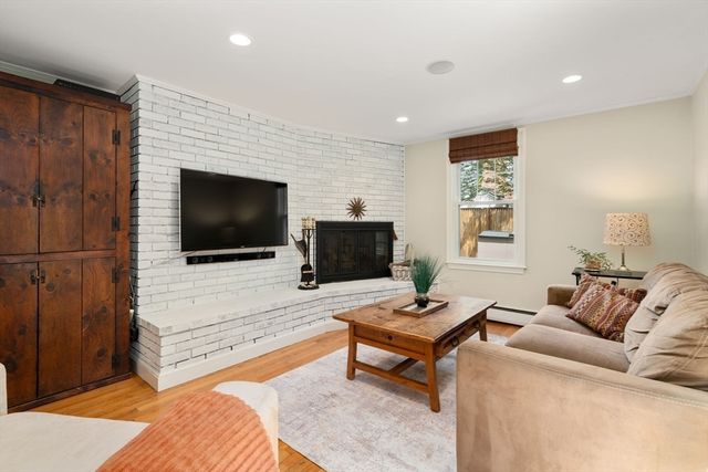3 Berkeley Rd, Wellesley, MA 02482