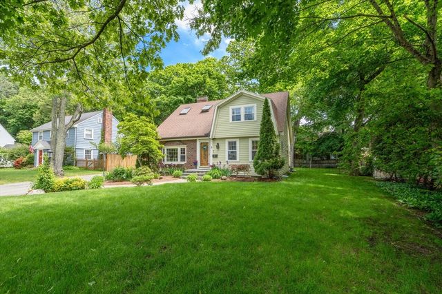 3 Berkeley Rd, Wellesley, MA 02482