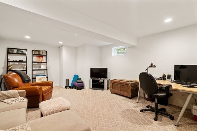 3 Berkeley Rd, Wellesley, MA 02482