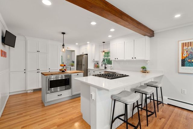 3 Berkeley Rd, Wellesley, MA 02482